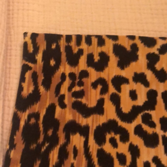 A pair of 20 x 20 pillows - Picture 8 of 9